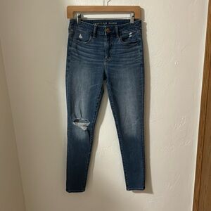 American Eagle medium wash hi-rise distressed jeggings 6R